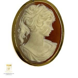 Cameo pendant and brooch